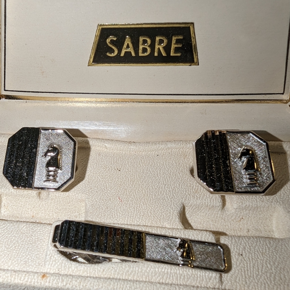 SABRE VINTAGE CUFFLINKS AN TIE CLIP SET